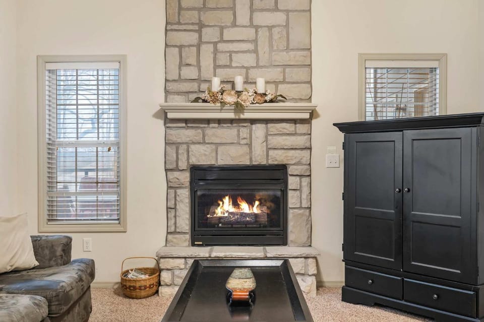 Silver Dollar Hideaway - Pet Friendly House in Table Rock Lake