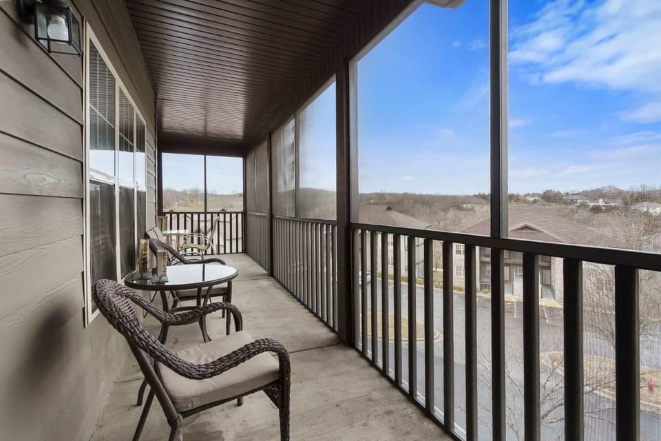 Rest Nest in the Heart of Ozark's Nature House in Table Rock Lake