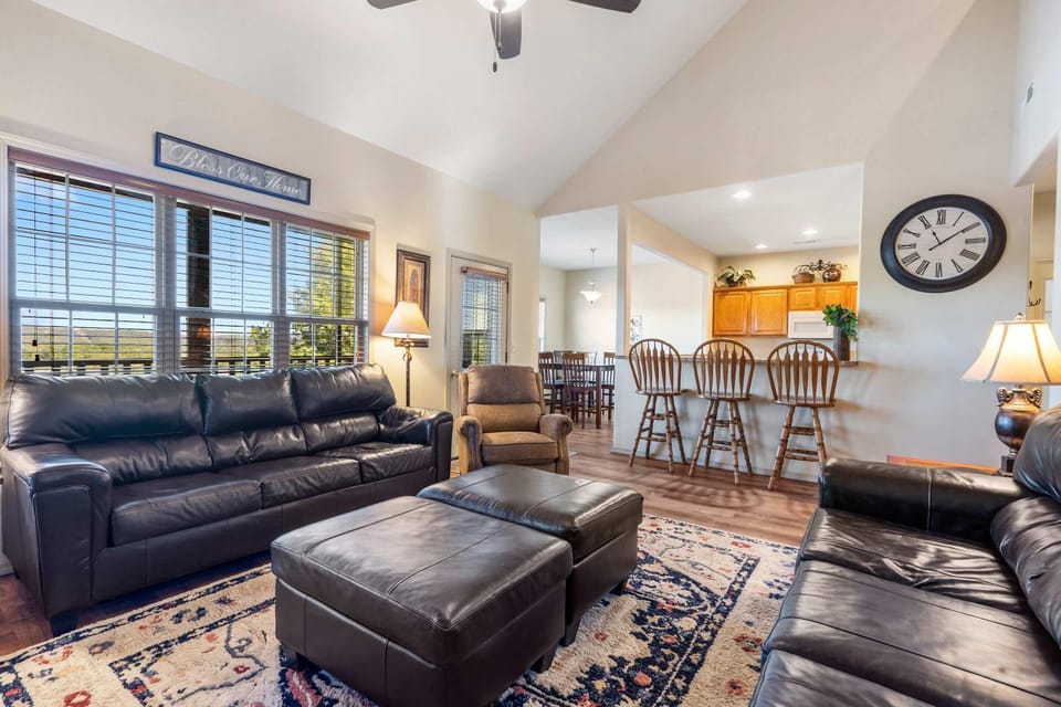 Rest Nest in the Heart of Ozark's Nature House in Table Rock Lake