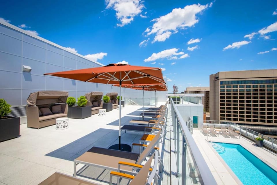 Property building, View (from property/room), Balcony/Terrace, Pool view, Swimming pool, sunbed