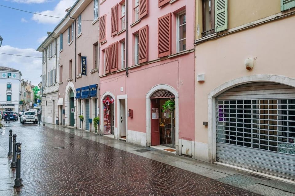 Property building, Day, Neighbourhood, City view, Street view, Location