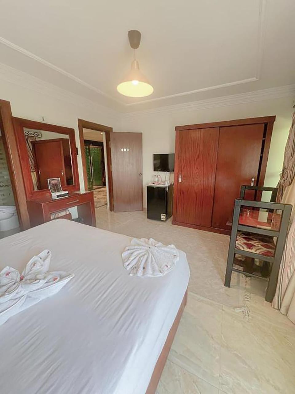 Bed, TV and multimedia, Photo of the whole room, Bedroom, hair dresser, wardrobe