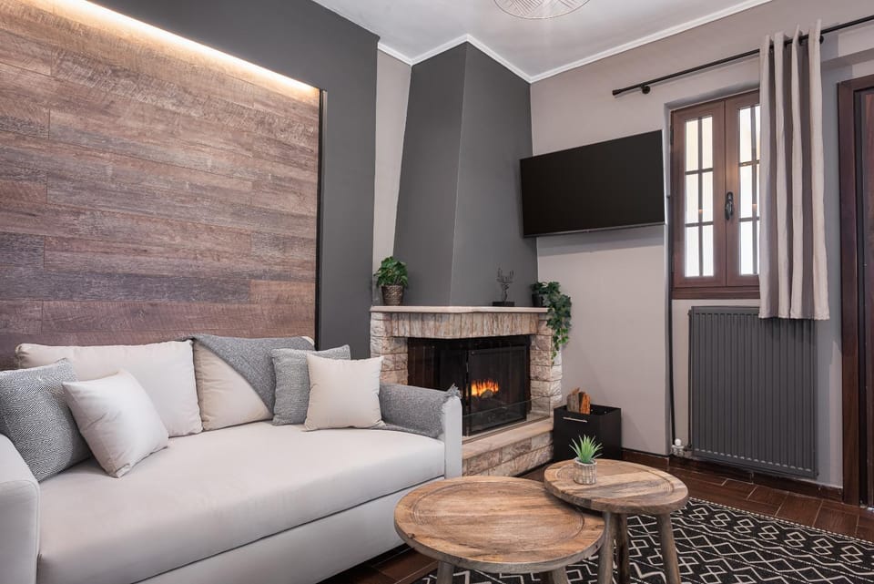 TV and multimedia, Living room, Seating area, fireplace, internet