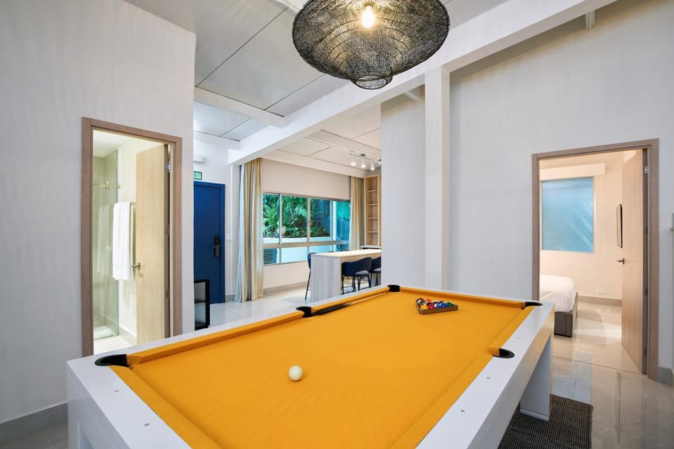 Billiard, Bathroom, Dining area, internet, air conditioner