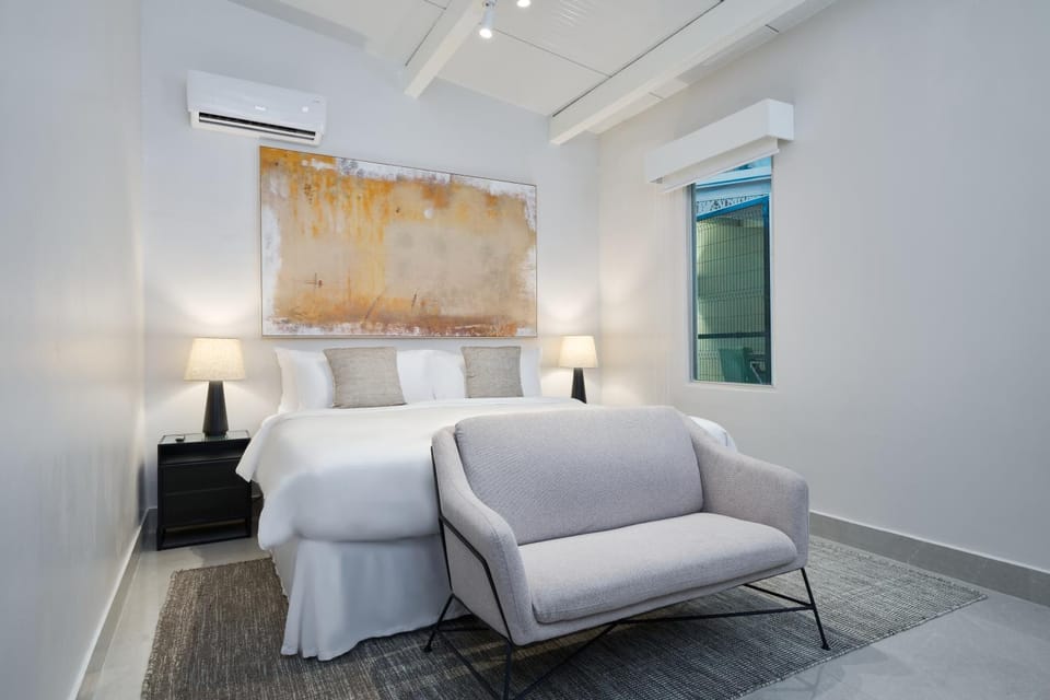 Bed, Photo of the whole room, Bedroom, internet, air conditioner