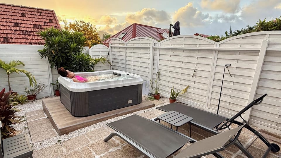 Patio, Natural landscape, Hot Tub, sunbed