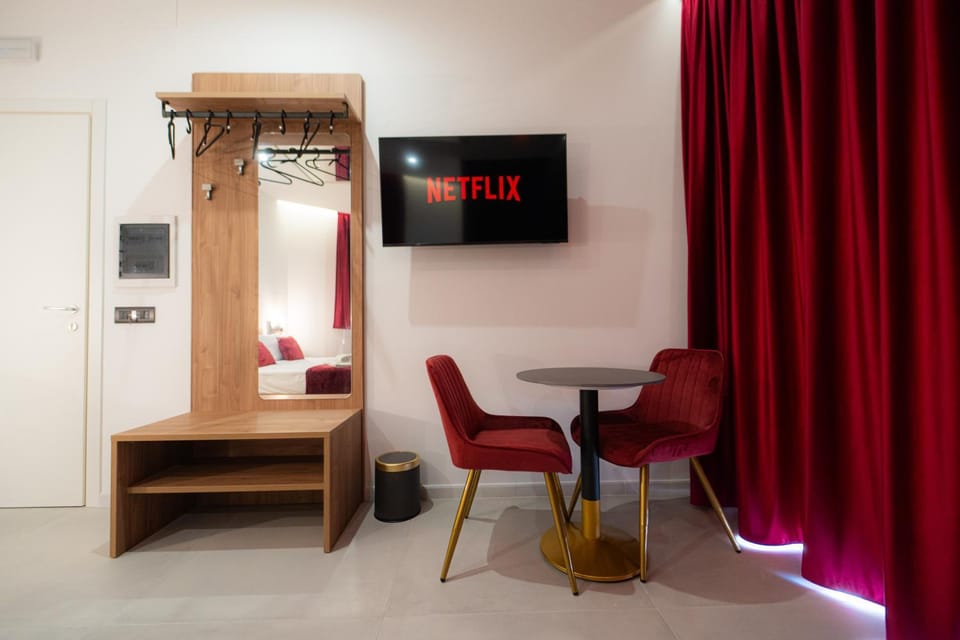 TV and multimedia, Living room, Dining area