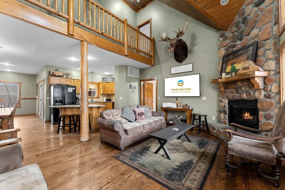 Royal Moose Lodge - A Grand Adventure for 20 House in Indian Point