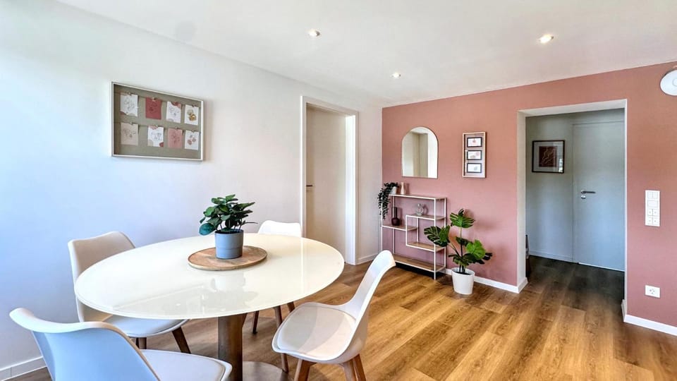 Living room, Seating area, Dining area