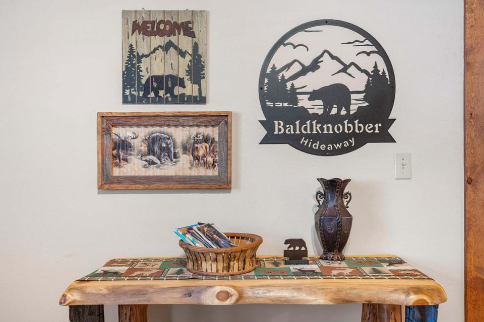Milby Hideaway with On-site Amenities House in Table Rock Lake