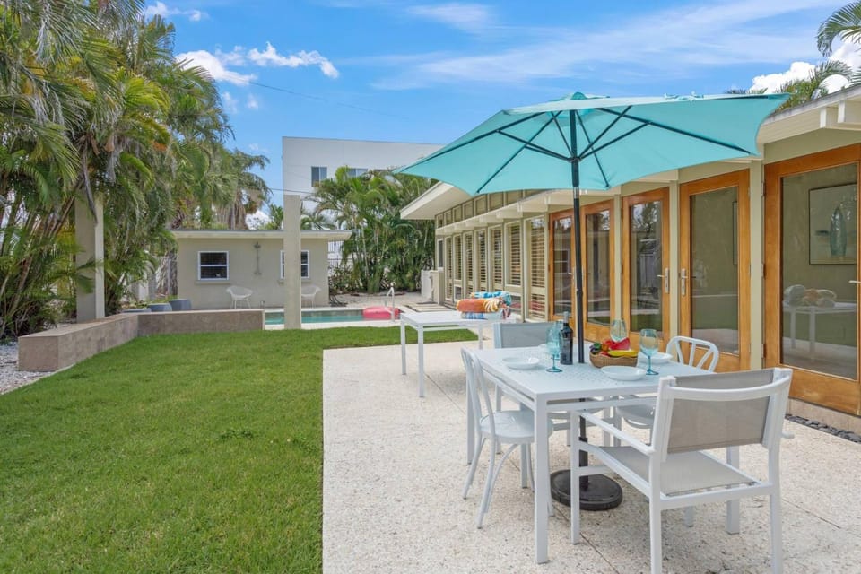 Hidden Treasure on Lido Key House in Saint Armands Key