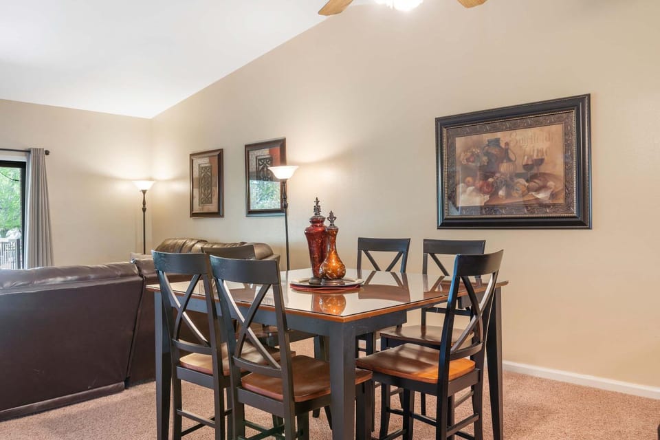 Foothills Tranquility - On-site Amenities Access House in Branson