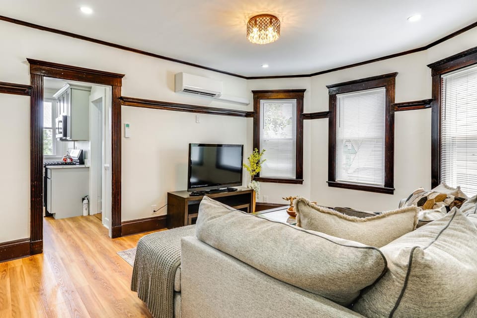4 Mi to Fenway Park: Pet-Friendly Dorchester Apt! Apartment in Quincy