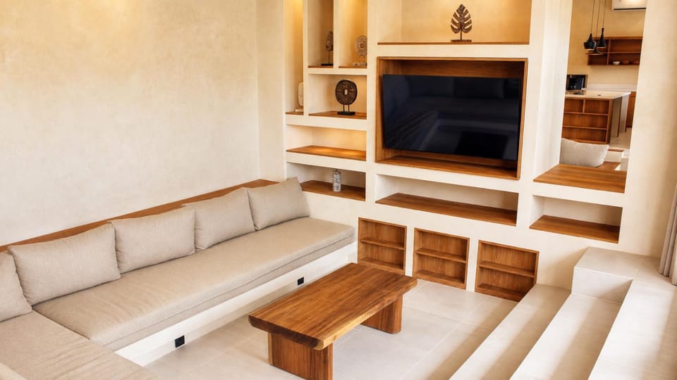TV and multimedia, Living room, Seating area, Evening entertainment