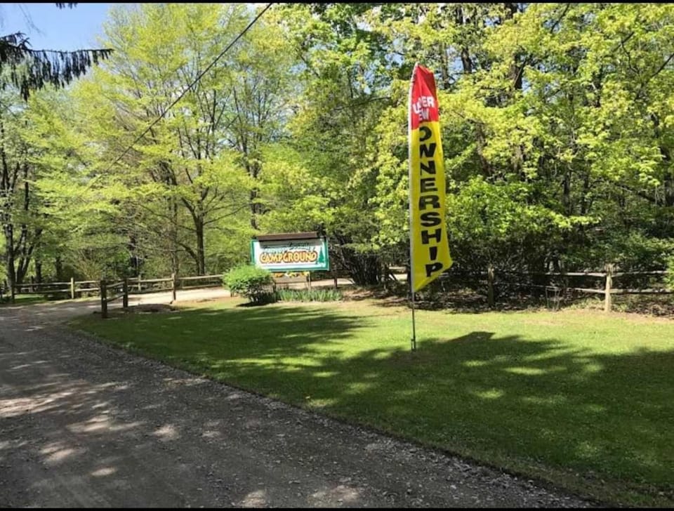 Site R Full Hookup up to 38ft Site ONLY House in Pennsylvania