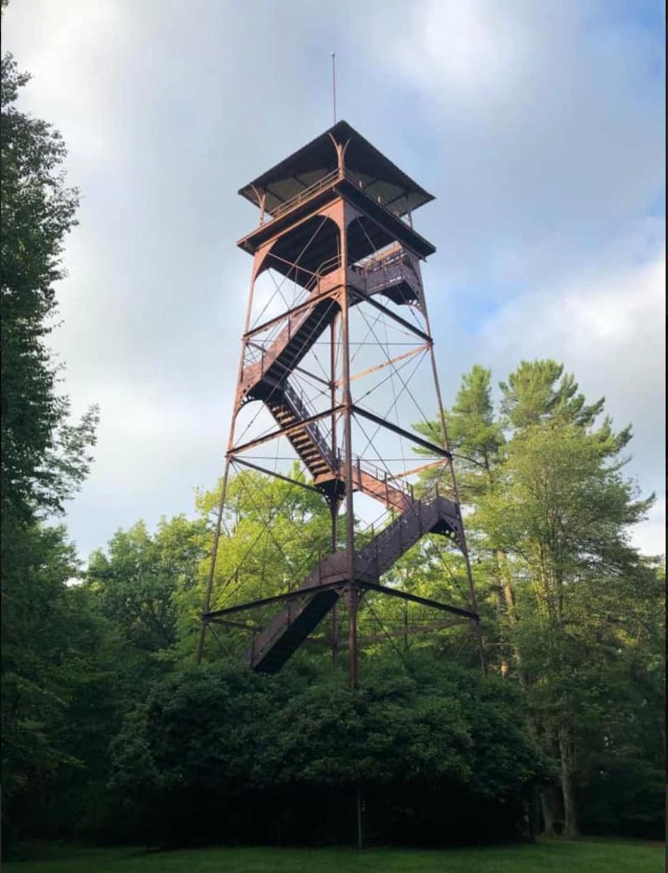 Site V Full Hookup up to 43ft Site ONLY House in Pennsylvania