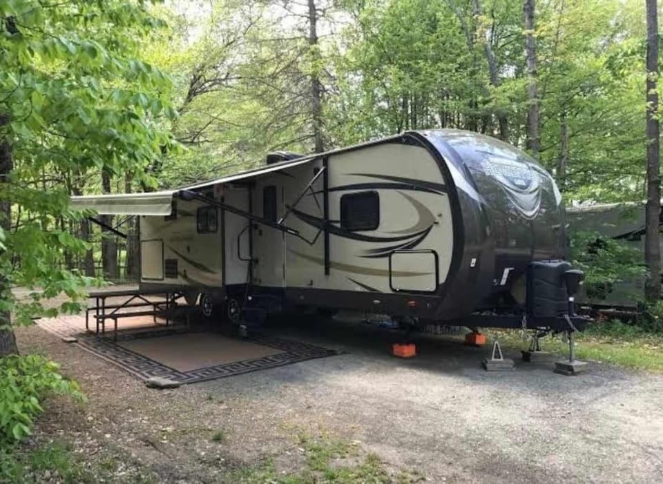 Site T Full Hookup up to 32ft House in Pennsylvania