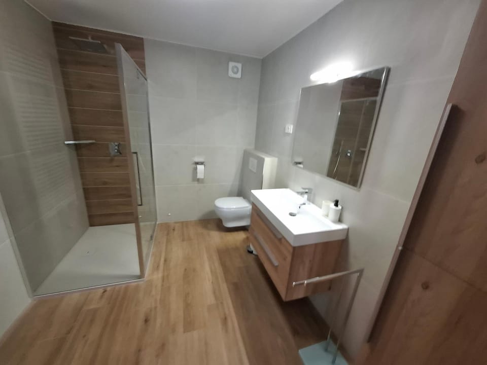 Shower, Bath