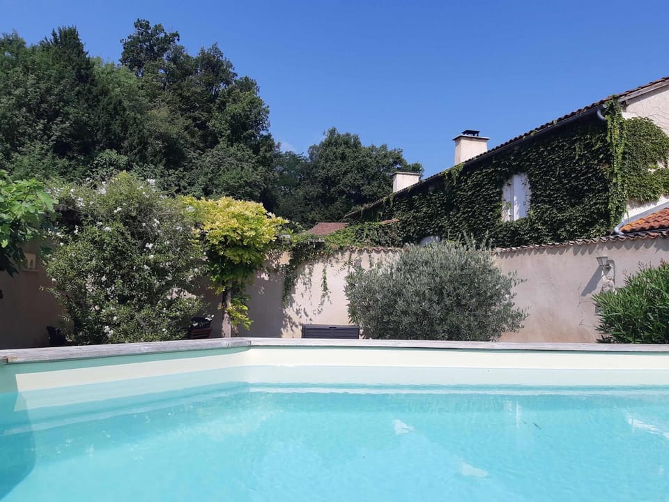 Family break in Perigord swimming pool and green tourism House in Nouvelle-Aquitaine