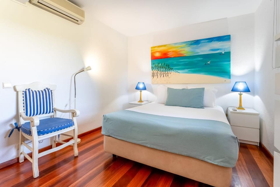 Bed, Bedroom, air conditioner