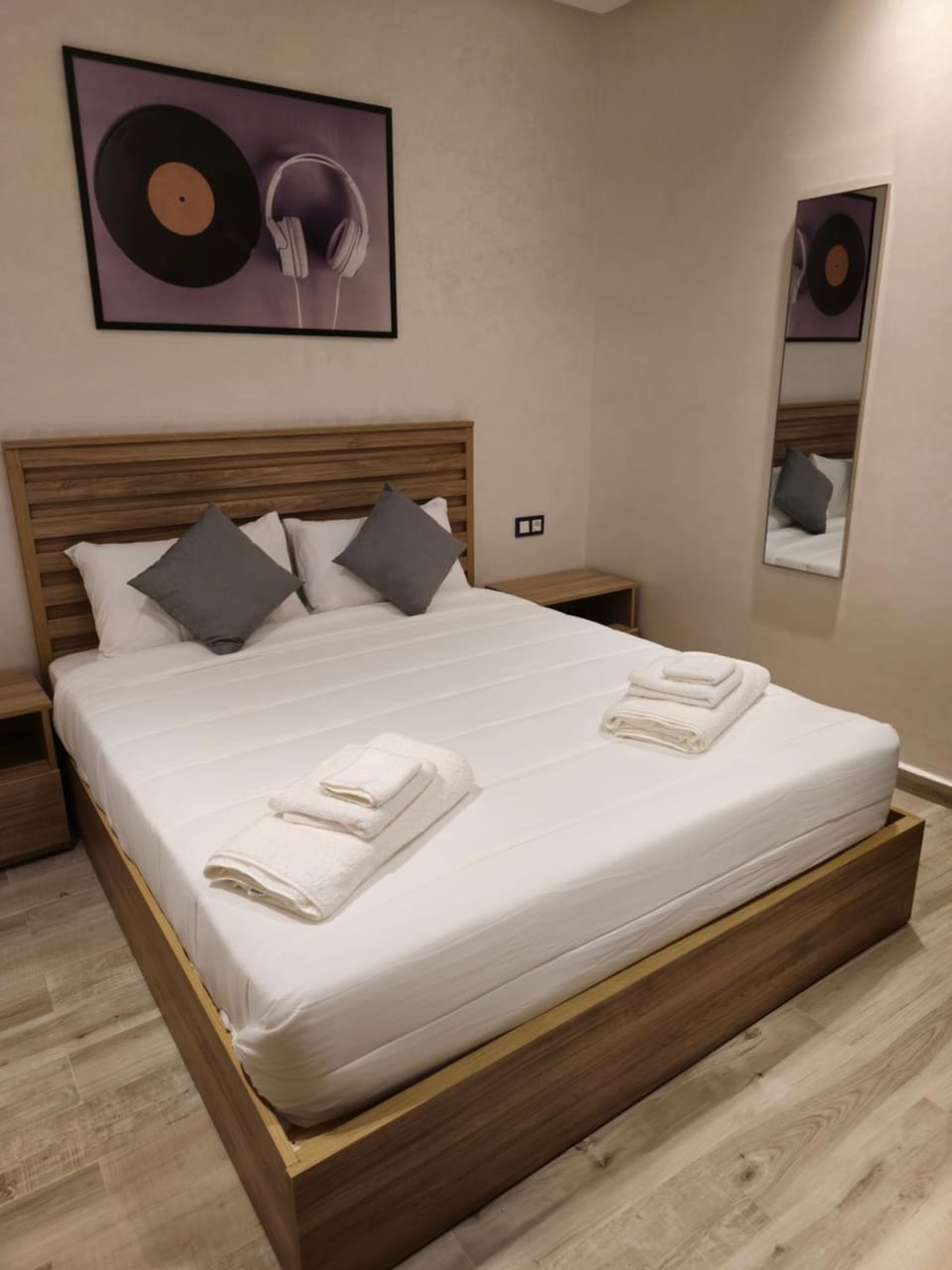 Bed, Photo of the whole room, Bedroom, towels