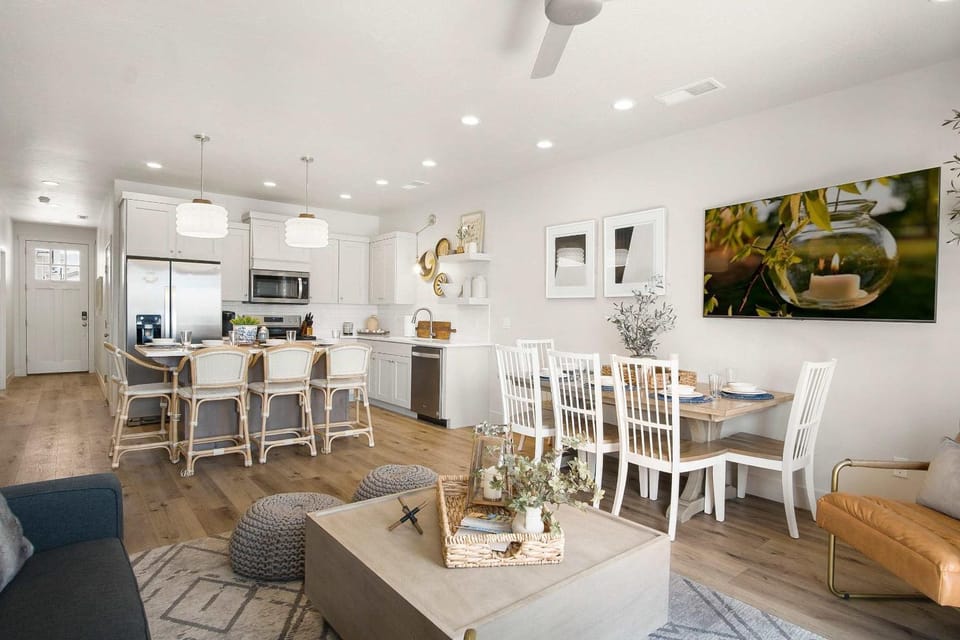 Hygge House - EV Charger House in Washington