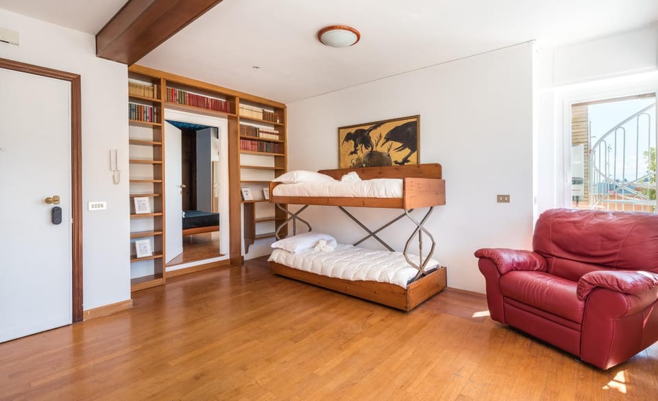 Bed, Living room, Seating area