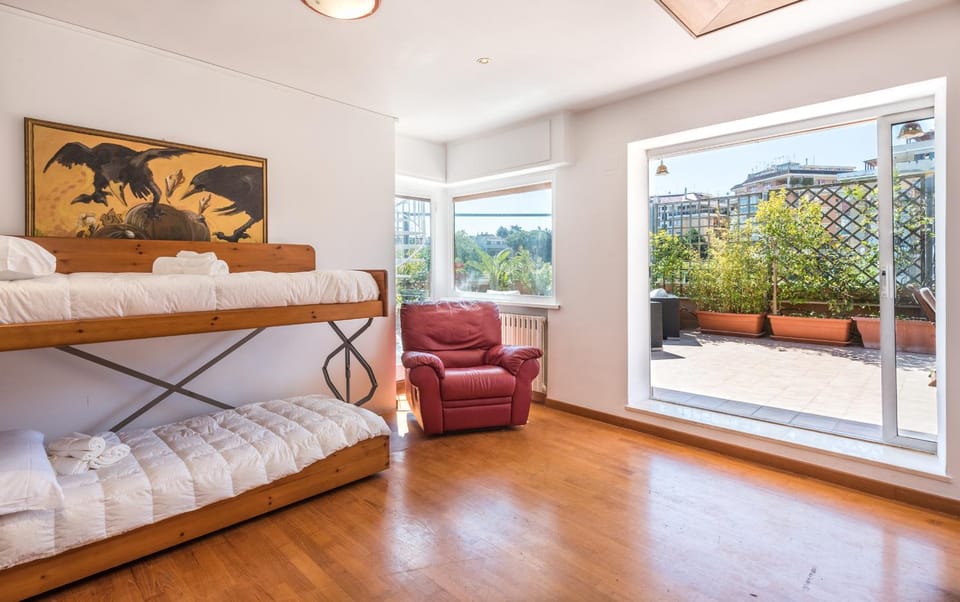 Bed, Living room, towels