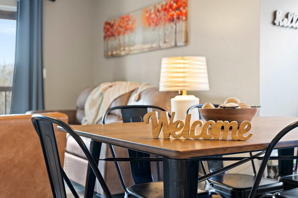 Silver Lake Hideaway - Chic 2 BDR Dog Friendly House in Indian Point