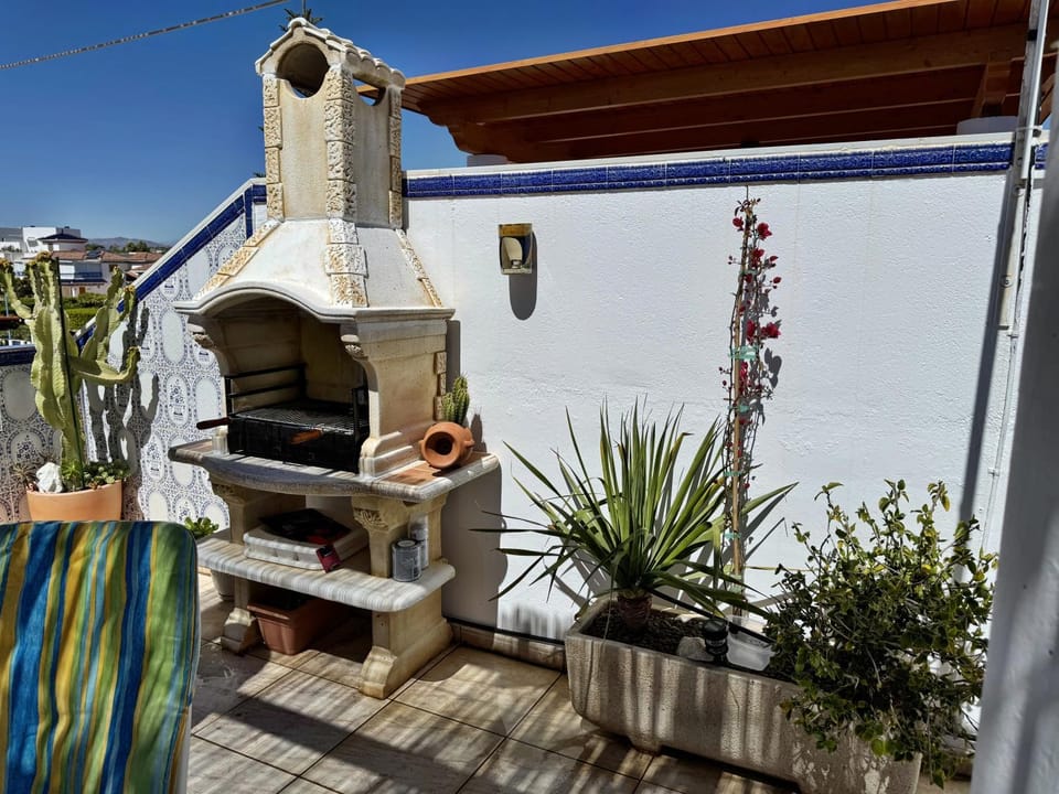 Day, BBQ facilities, Balcony/Terrace