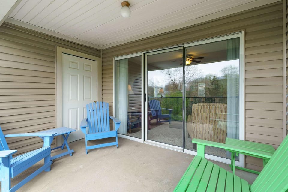 Valley View Retreat - Holiday Hills Branson Golf Resort Outdoor Pools House in Ozark Mountains
