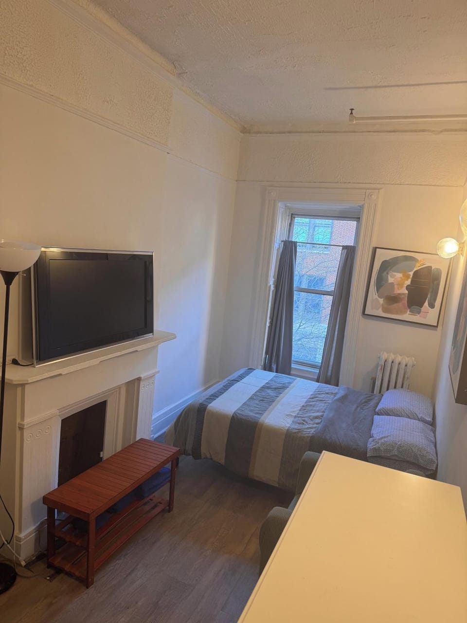 Bed, TV and multimedia, Bedroom