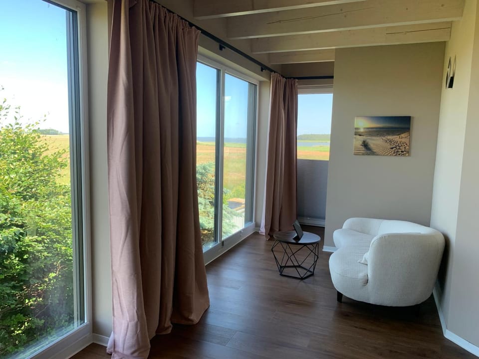 Seating area, Bedroom, Lake view