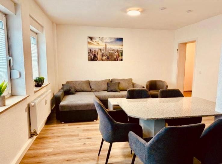 50 qm Wohnung mit Wohnküche, 2 Schlafzimmern und Bad-WC Apartment in Essen