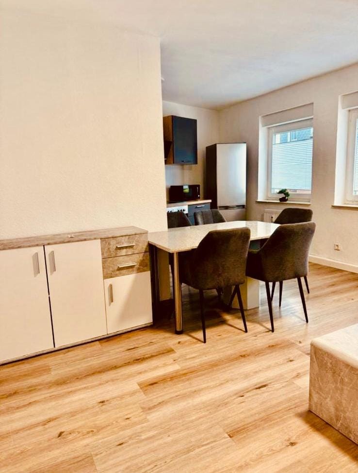 50 qm Wohnung mit Wohnküche, 2 Schlafzimmern und Bad-WC Apartment in Essen