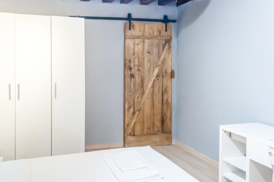 Bed, Photo of the whole room, Bedroom, wardrobe