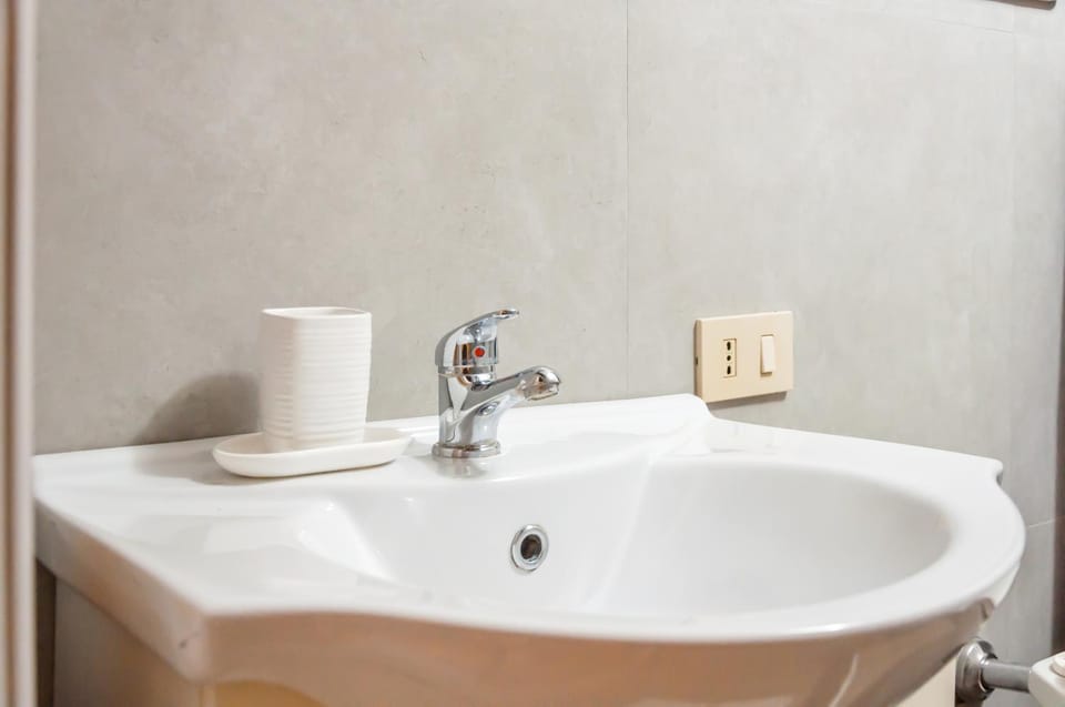 Bathroom, Bath