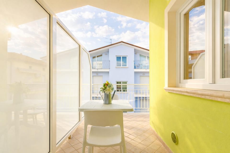 Balcony/Terrace, Dining area