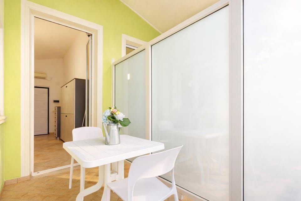Living room, Seating area, wardrobe