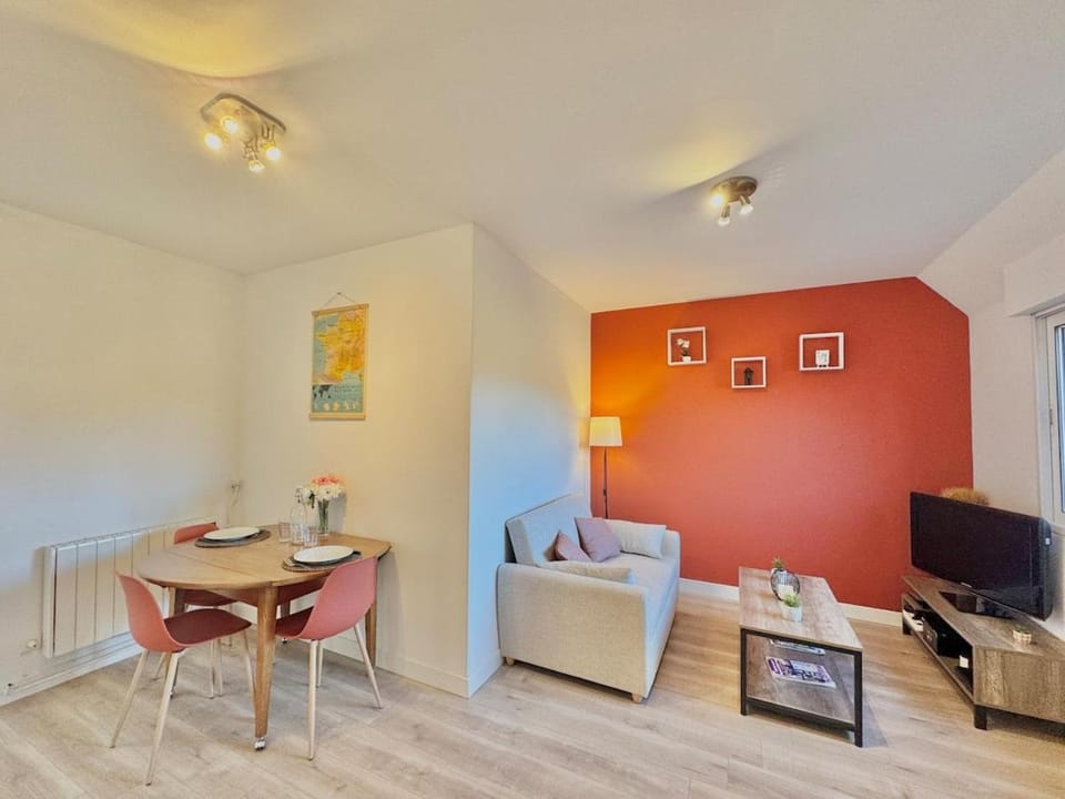 TV and multimedia, Living room, Dining area