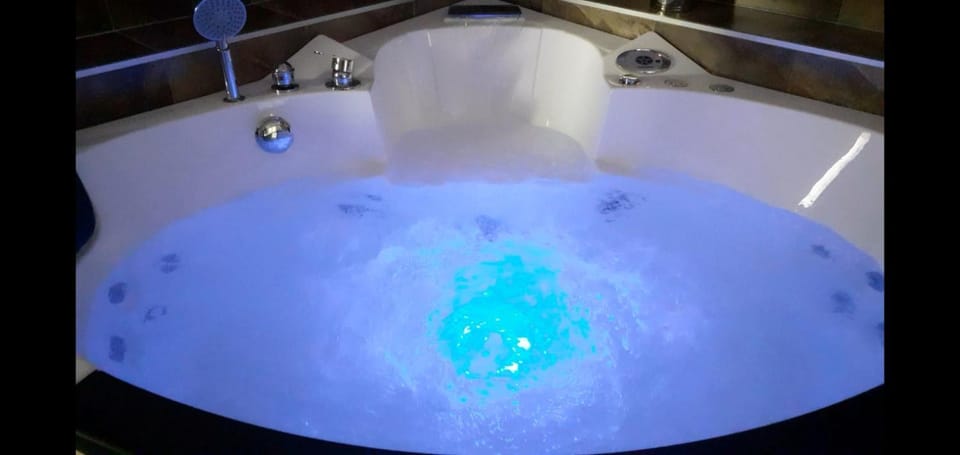 Hot Tub, Bathroom, Bath