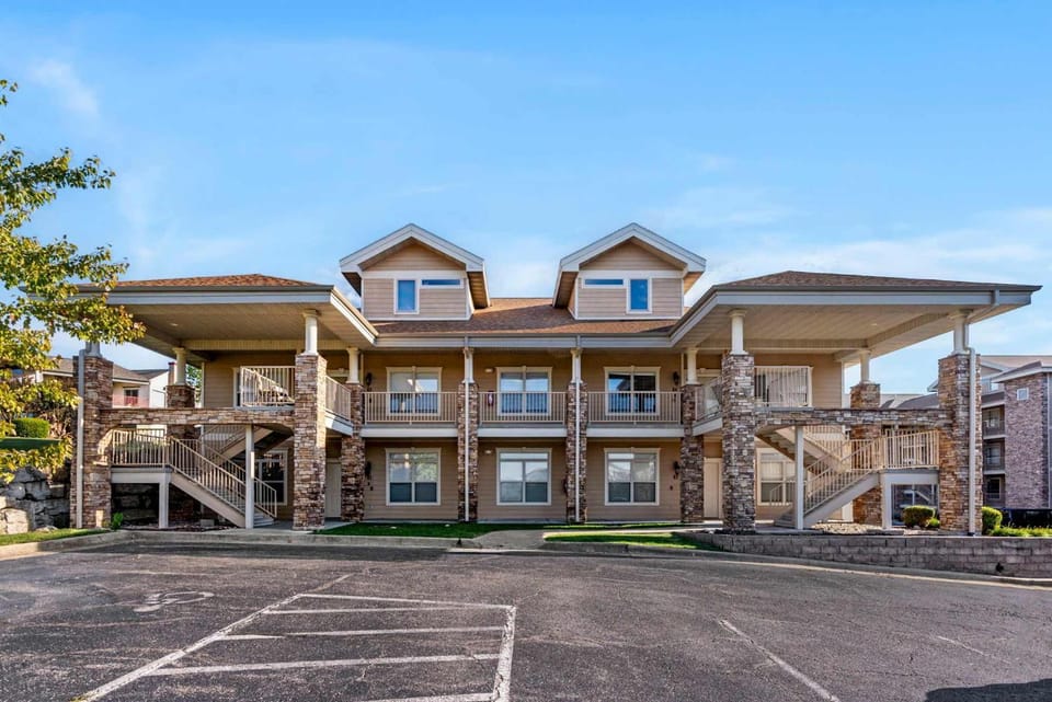 B Chillin Retreat on Table Rock Lake House in Ridgedale