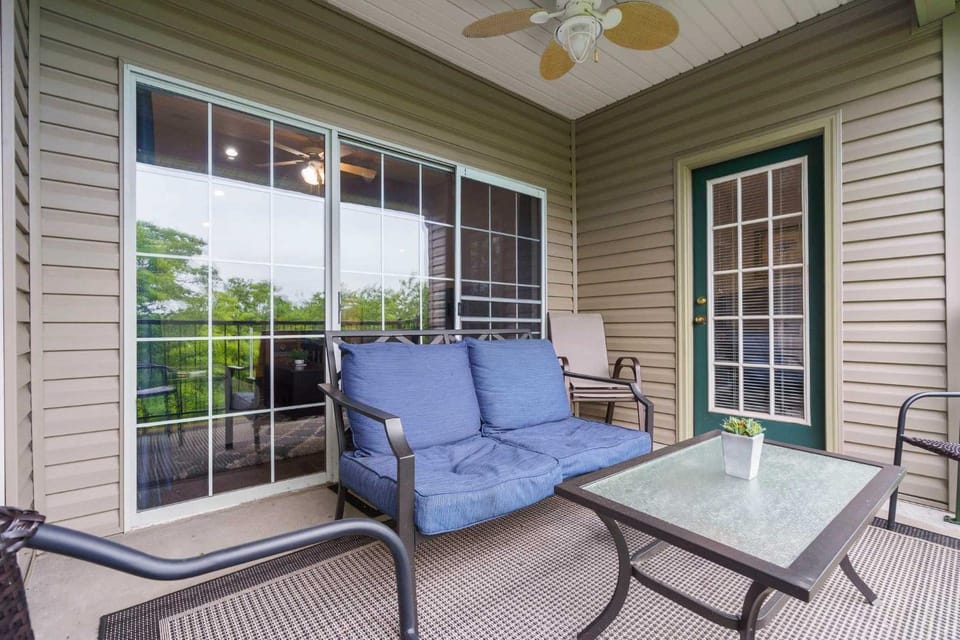 Holiday Ridge Retreat 10 - Holiday Hills Branson Golf Resort Outdoor pools House in Ozark Mountains