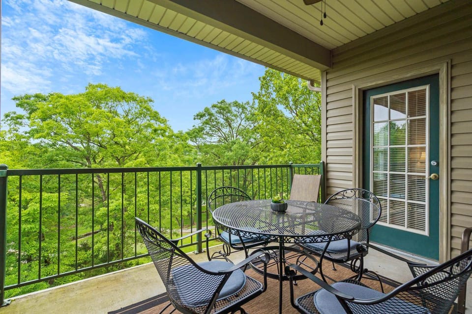 Holiday Ridge Retreat 11 - Holiday Hills Branson Golf Resort Outdoor Pools House in Ozark Mountains