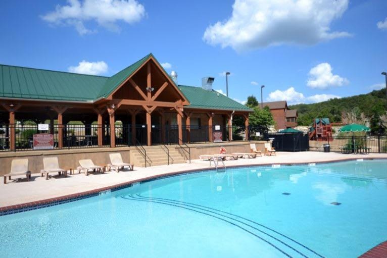 Birdie Lane Beauty - Golf Pools Gym & More House in Table Rock Lake