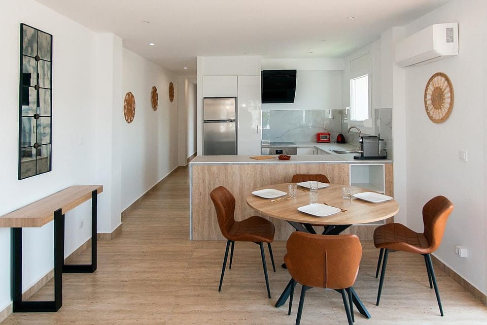 Kitchen or kitchenette, Living room, Dining area