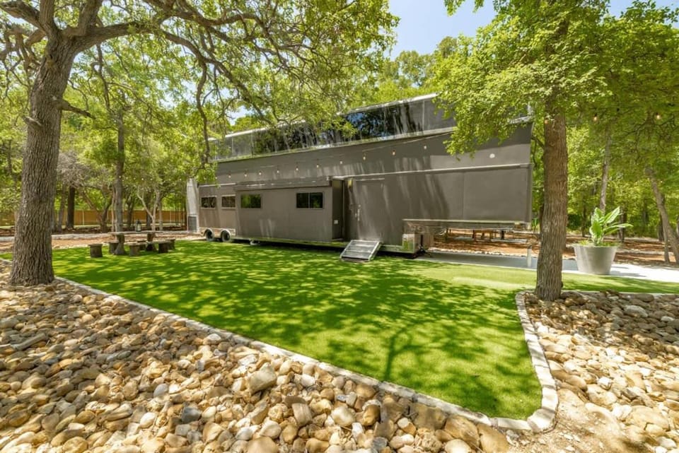 The Aspen Unit Villa in Austin
