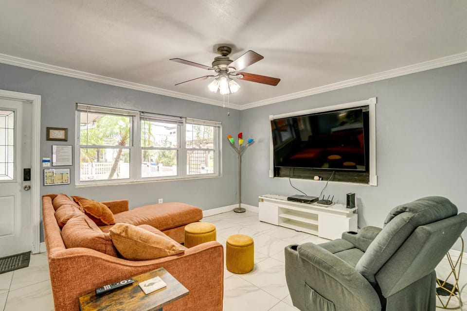 2 Mi to Riverwalk: Gem w/ Private Pool & Yard! House in Bradenton