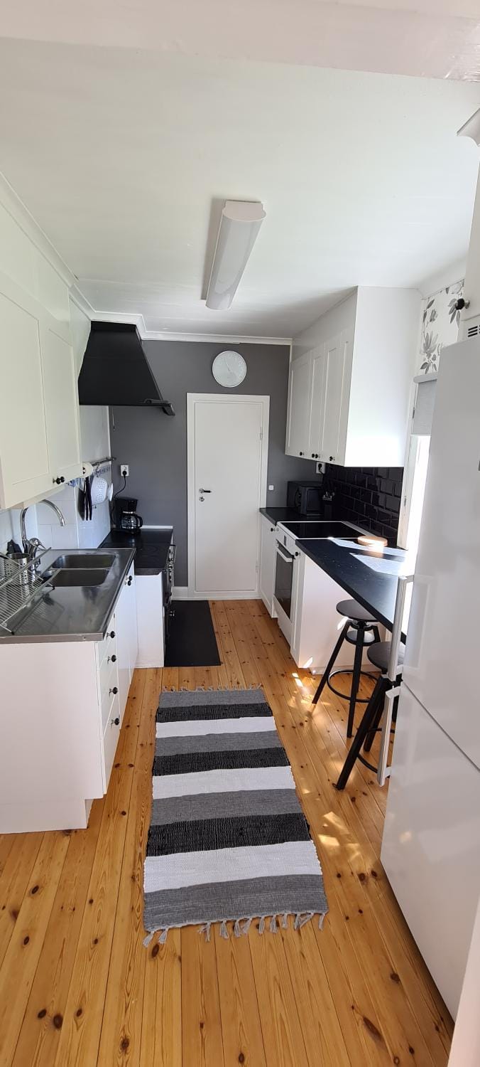 Kitchen or kitchenette, oven, stove