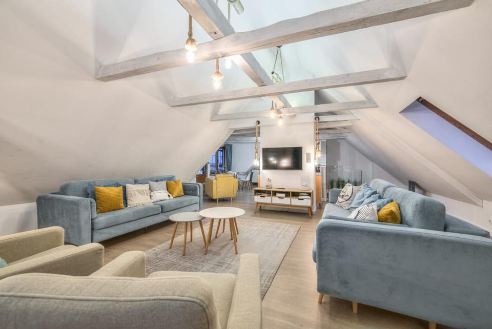 TV and multimedia, Living room, Seating area